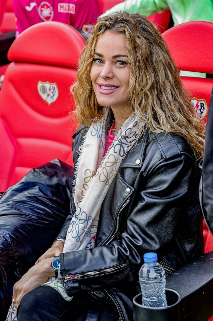 La ex de Alejandro Sanz, sentada en los banquillos