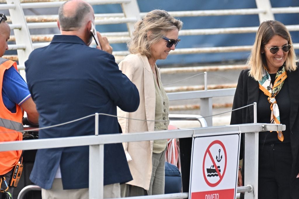 José Andrés y su mujer, Patricia, en el aeropuerto de Venecia