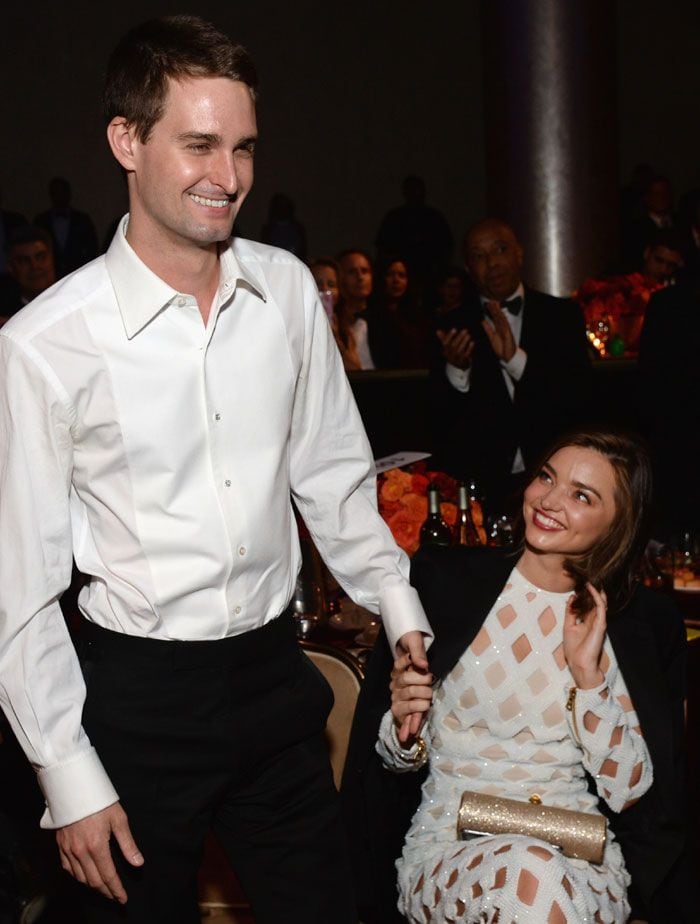 Miranda Kerr y Evan Spiegek se casan en una íntima ceremonia en el jardín de su casa