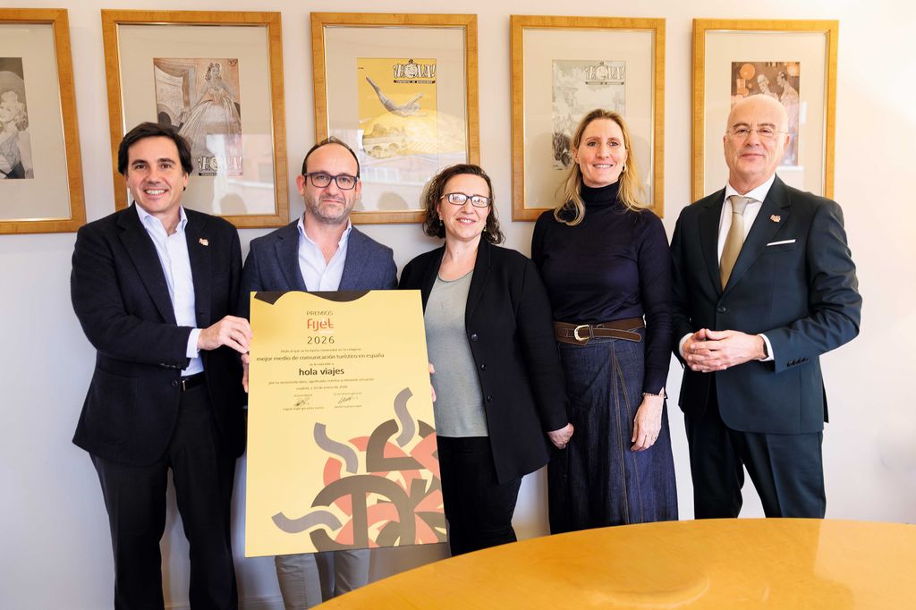 Eduardo Sánchez, Presidente de ¡HOLA!; César González Truco, Director de Gastronomía y Viajes de ¡HOLA!; Eva de la Parra, Directora de ¡HOLA1 Viajes; Paula García Andújar, Jefa de Publicidad y Miguel Ángel González Suárez, presidente de FIJET España.