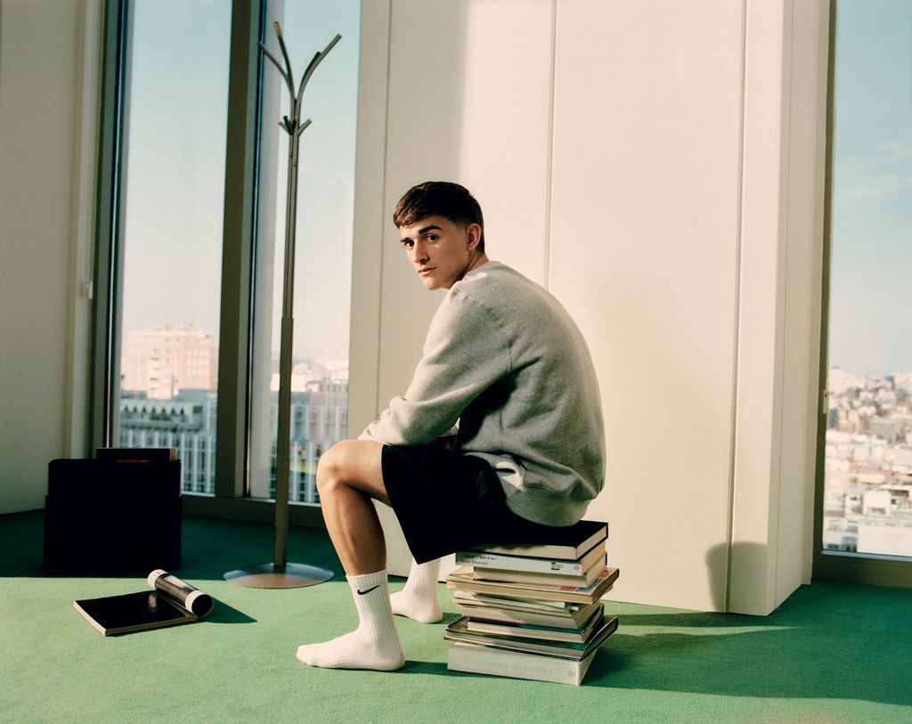 Gavi, campeón dentro y fuera del terreno de juego: su debut en la industria de la moda junto a iconos de la gen 'Z'