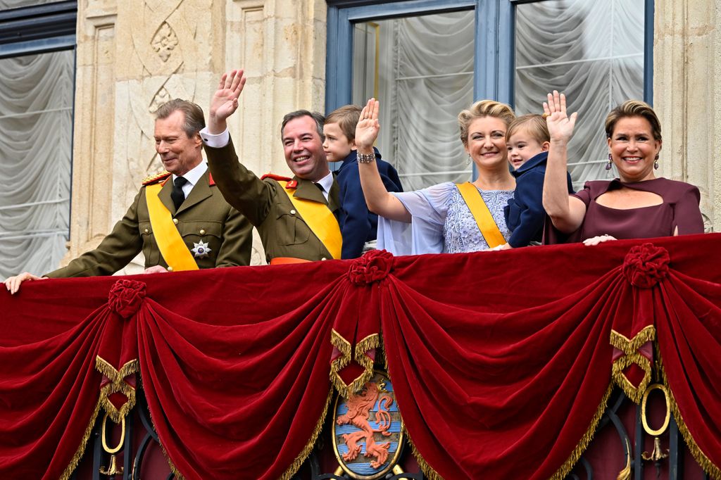 Imágenes históricas de la ceremonia de abdicación del Gran Duque Enrique de Luxemburgo