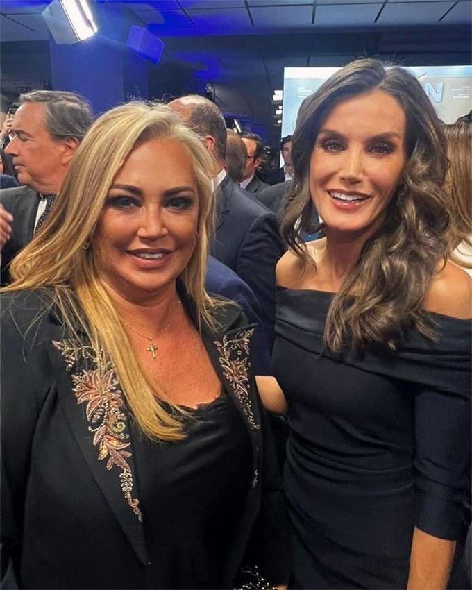 Belén Esteban con la reina Letizia