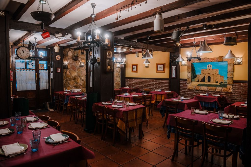Este restaurante de Oviedo, tras la visita de Mendoza, ha expresado "El Fartuquín agradece el honor y guarda con cariño el recuerdo de un comensal tan ilustre como discreto".