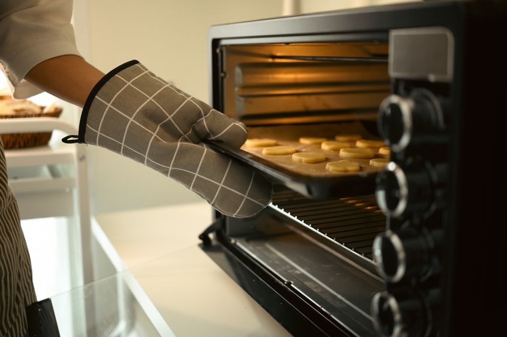 Las galletas se cocinan rápido, así que hay que vigilarlas durante el horneado. 