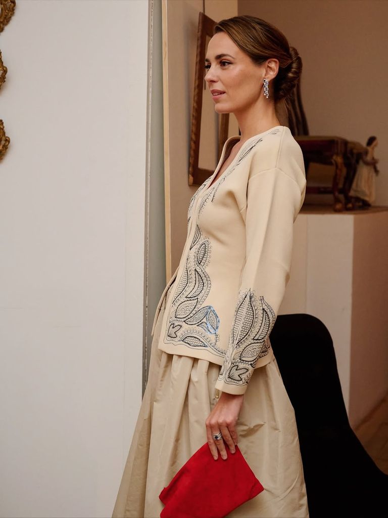 Claudia Osborne con look de The IQ Collection en Madrid, 2025.