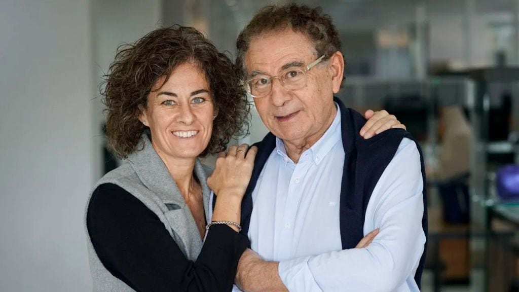 Cristina Mariño con su padre, el diseñador Roberto Verino
