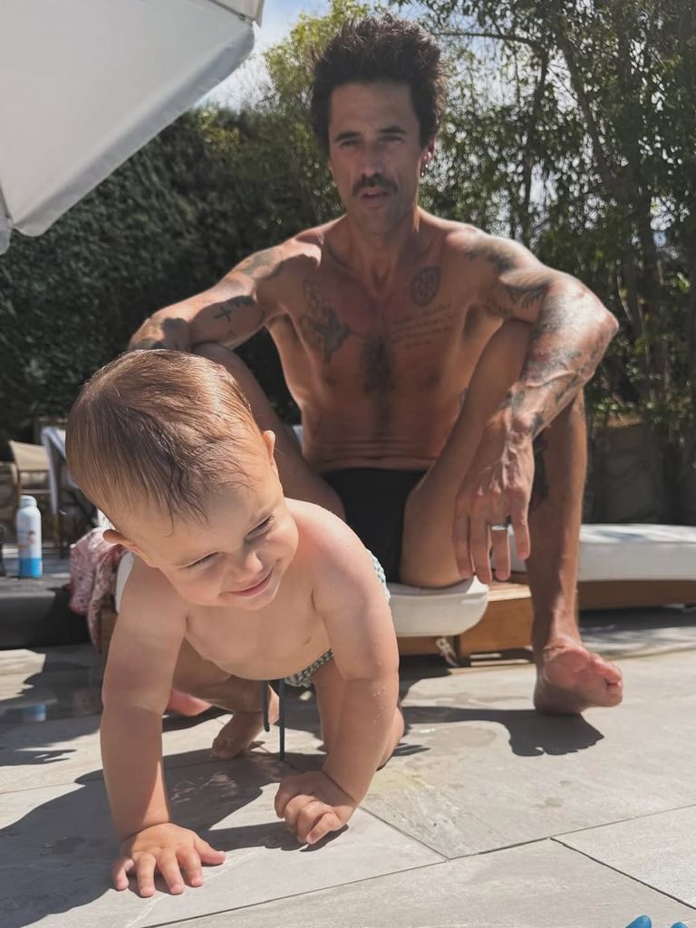 El actor se ha entregado completamente a su faceta más paternal