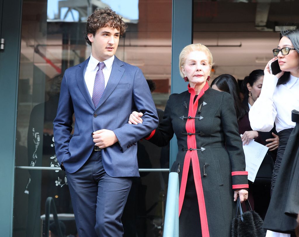 Carolina Herrera del brazo de su nieto Magnus