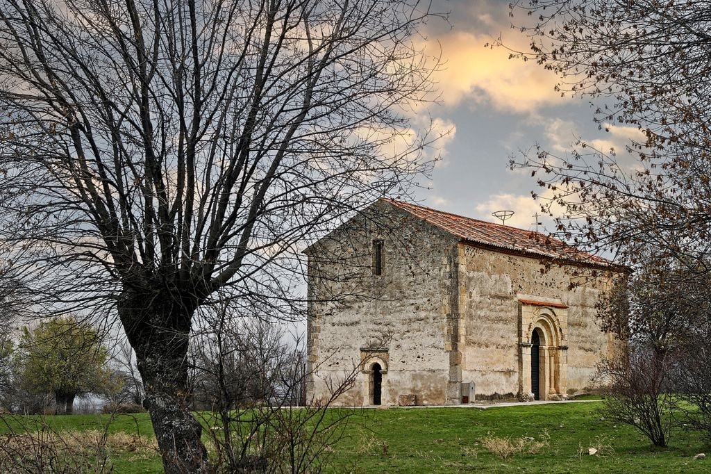 ermita románica de santa marta, en el soto de revenga, segovia