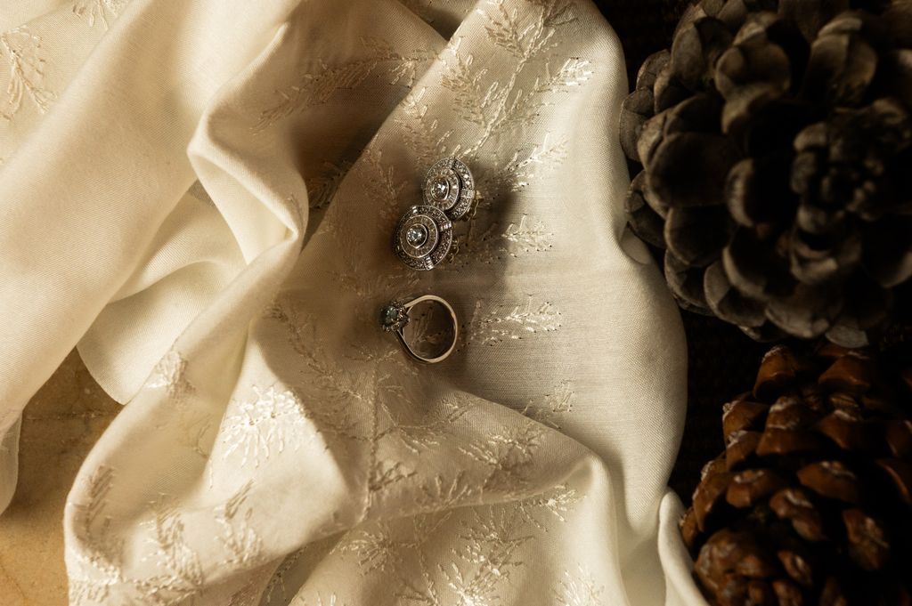Mónica con vestido de novia de Luis Infantes