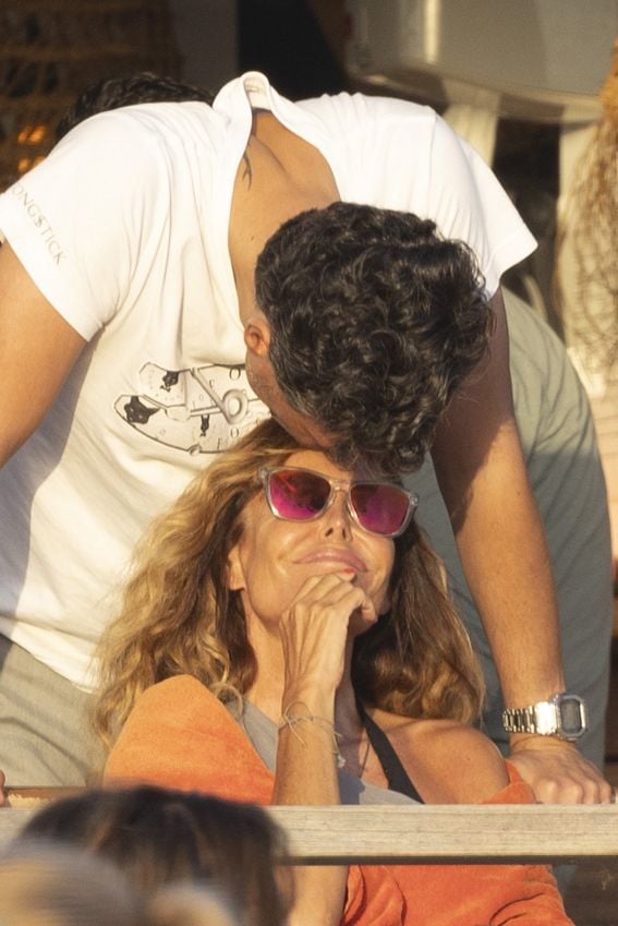 Lara Dibildos disfruta de su primer verano de amor con Cándido Conde-Pumpido