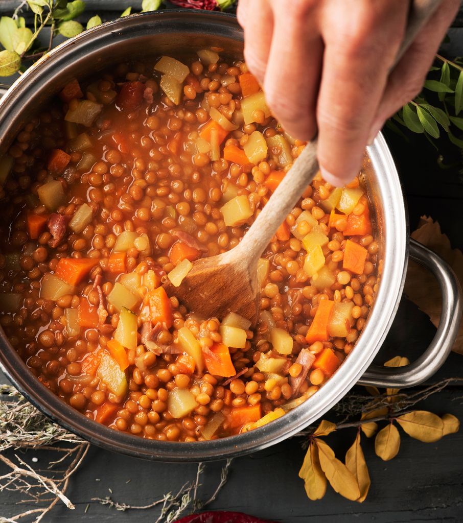 Las legumbres y las verduras son alimentos que debemos priorizar en nuestra alimentación