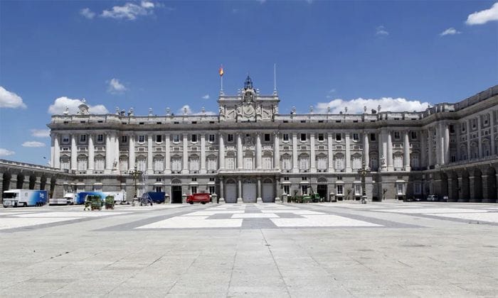 Plaza de la Armería en el Palacio Real