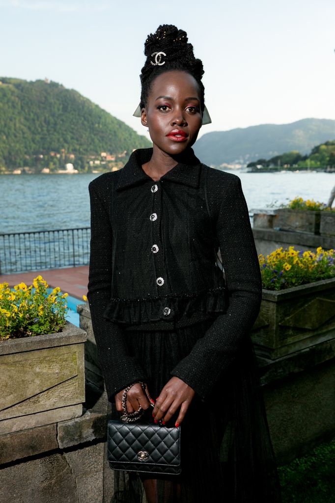 Lupita Nyong'o en la presentación de la colección Crucero 2025/26 de Chanel en Lago di Como