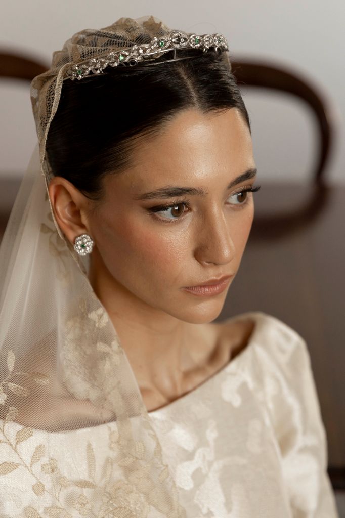 Novia con tiara