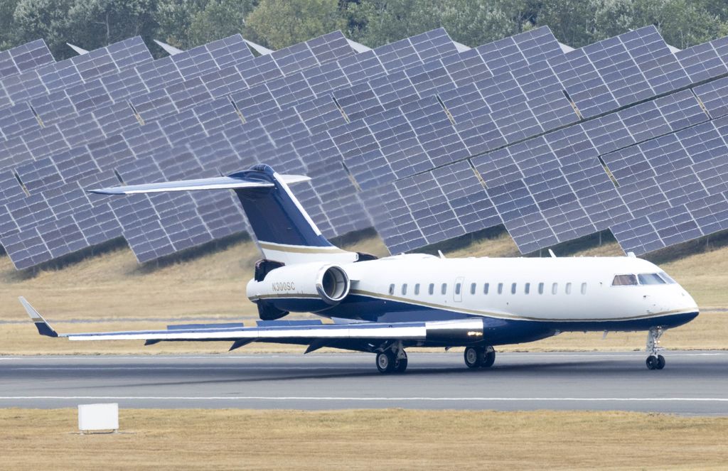 El Príncipe Harry y Meghan Markle llegaron al aeropuerto de Birmingham al mediodía del 26 de agosto.
