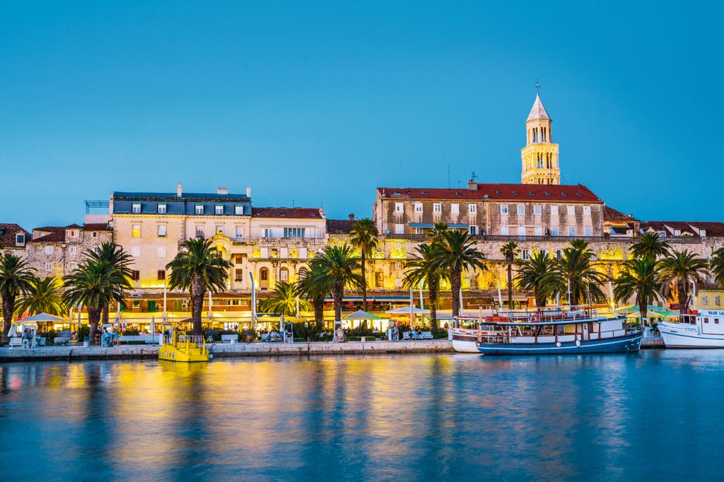 Fachara de costa de la ciudad croata de Split
