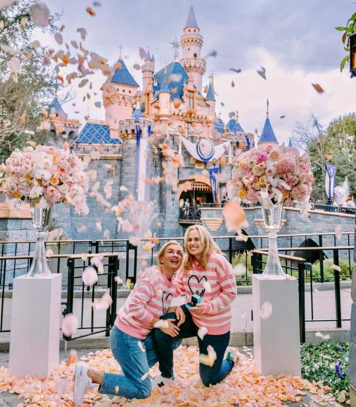Rebel Wilson y Ramona Agruma