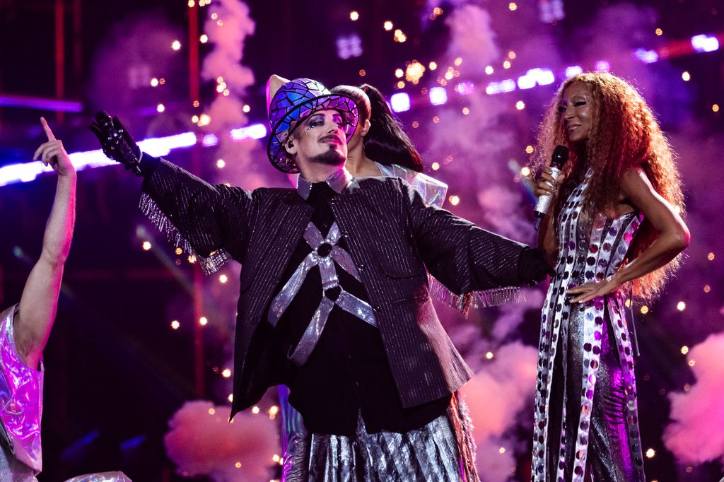 Senhit y Boy George, representantes de San Marino en Eurovisión 2026, durante uno de los ensayos de la primera semifinal en Viena. Su actuación es una de las más llamativas de una edición