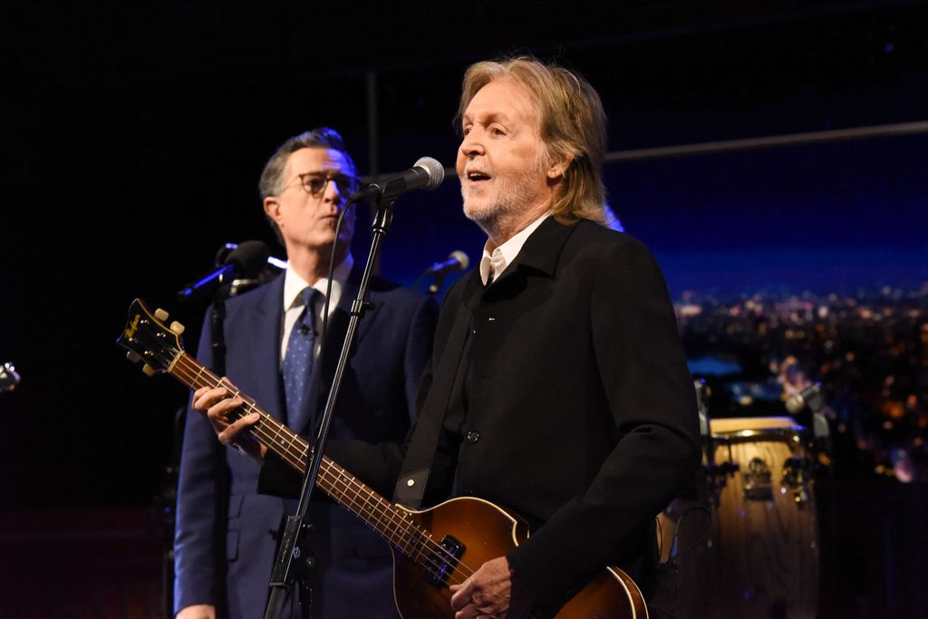 Stephen Colbert y Paul McCartney en el programa de CBS 'The Late Show with Stephen Colbert'