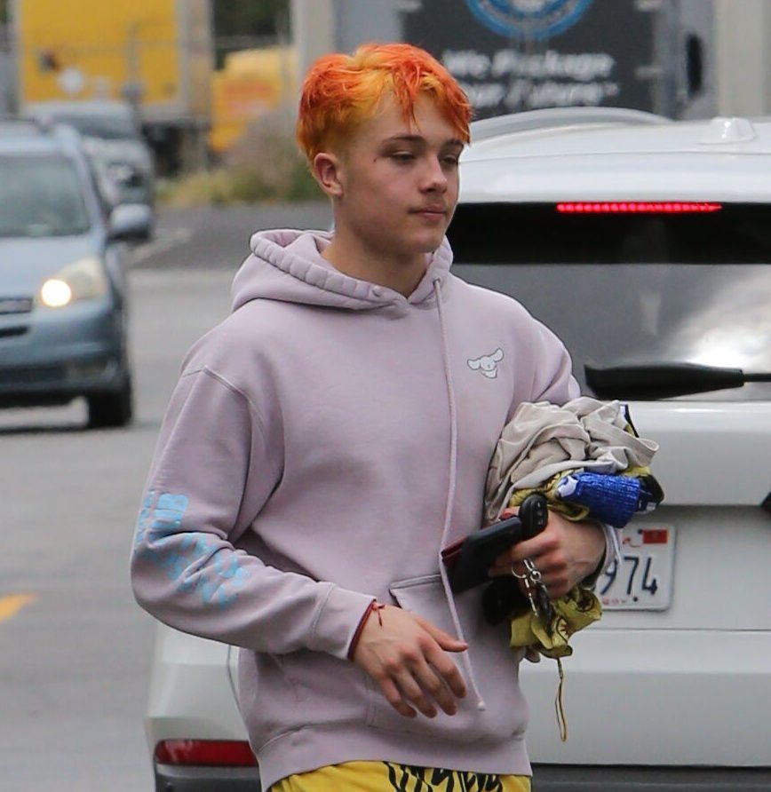 El nuevo y sorprendente cambio de look de Knox Jolie