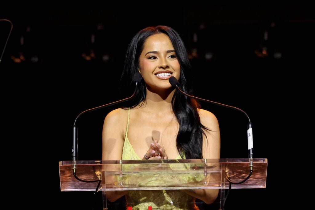 Becky G formó parte de la ceremonia de entrega los Hollywood Beauty Awards 
