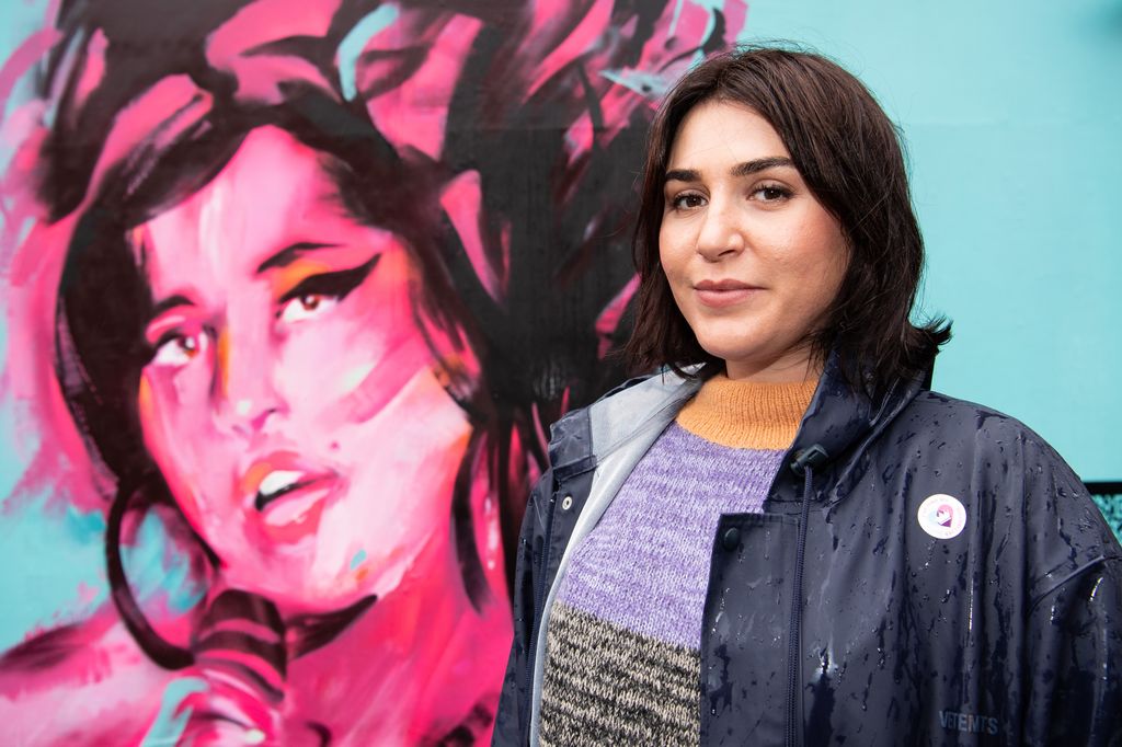 Naomi Parry, en un mural de Amy en Londres en el año 2021