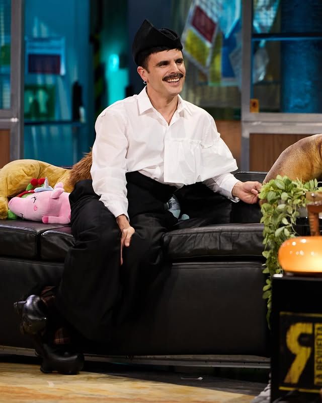Rodrigo Cuevas hace una increíble actuación en 'La Revuelta'
