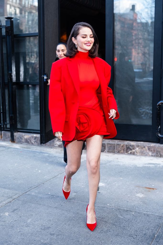Selena Gómez en SoHo en Nueva York tras el lanzamiento de su 'bouncy blush'.