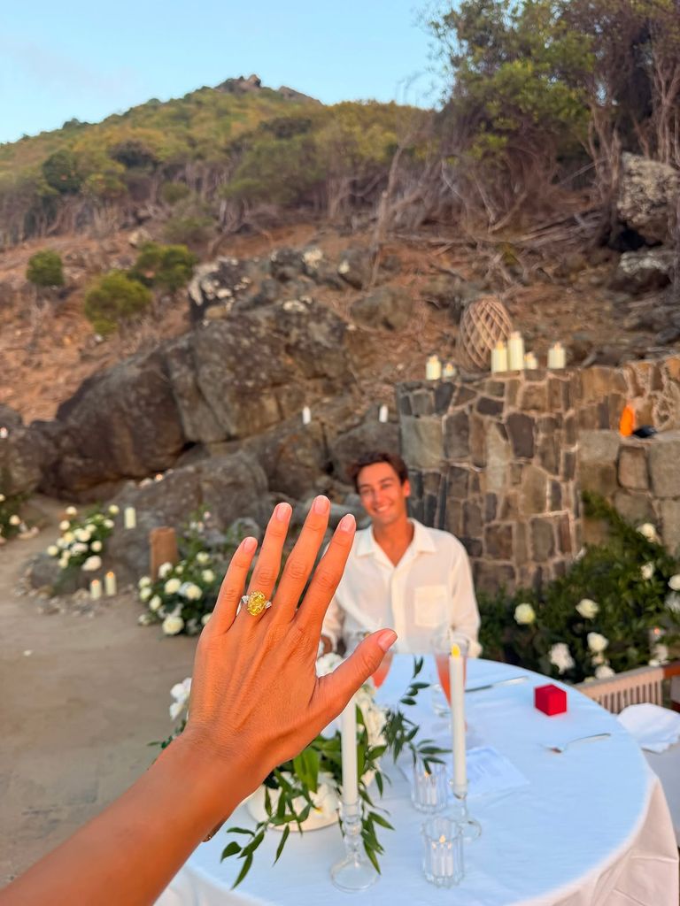 El espectacular anillo ha acaparado todas las miradas: su diamante amarillo tendría entre ocho y diez quilates y la pieza podría estar valorada en cerca de 900.000 euros