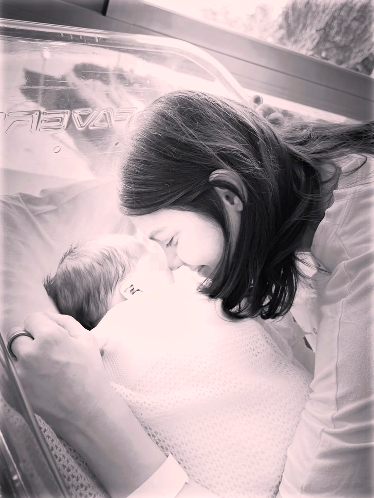 La primera fotografía de Simona, la hija pequeña de Isabelle Junot y Álvaro Falcó