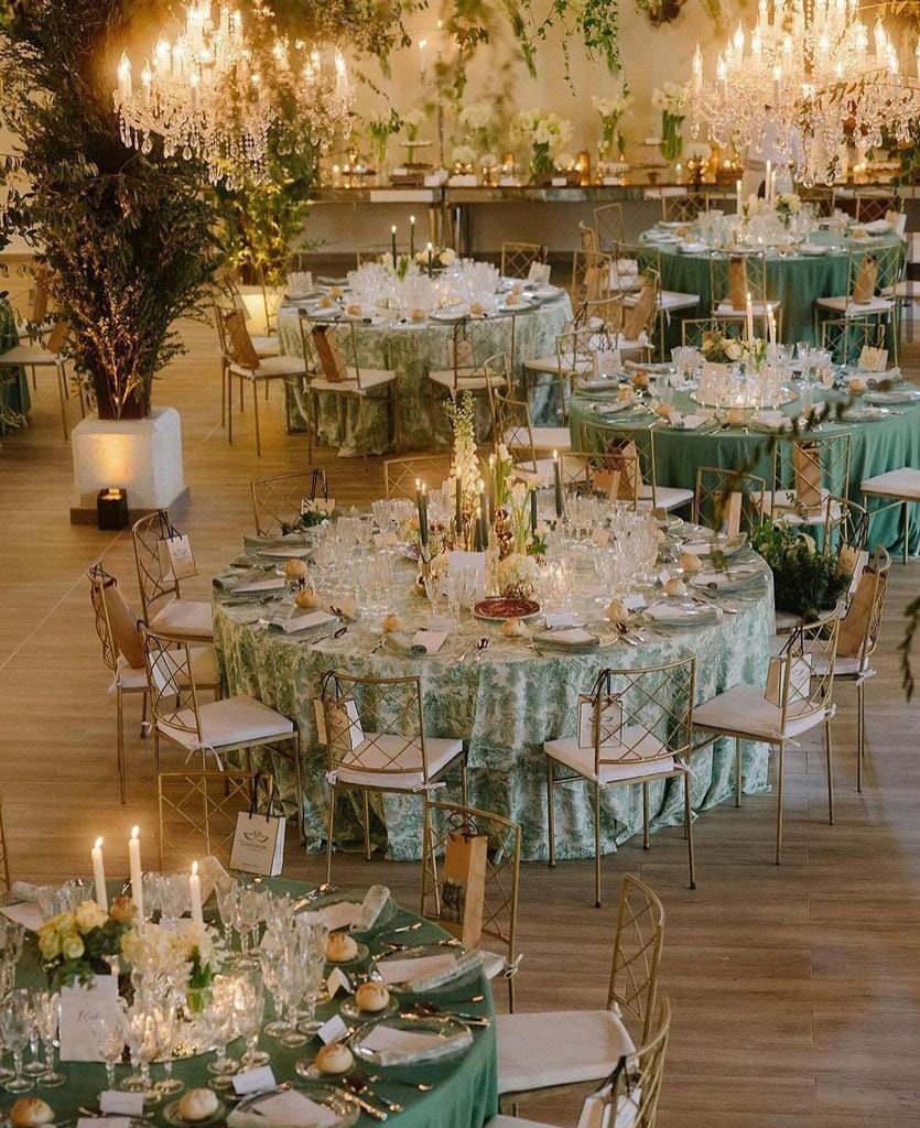 Decoración de boda con estampado Toile du jouy mesa redonda