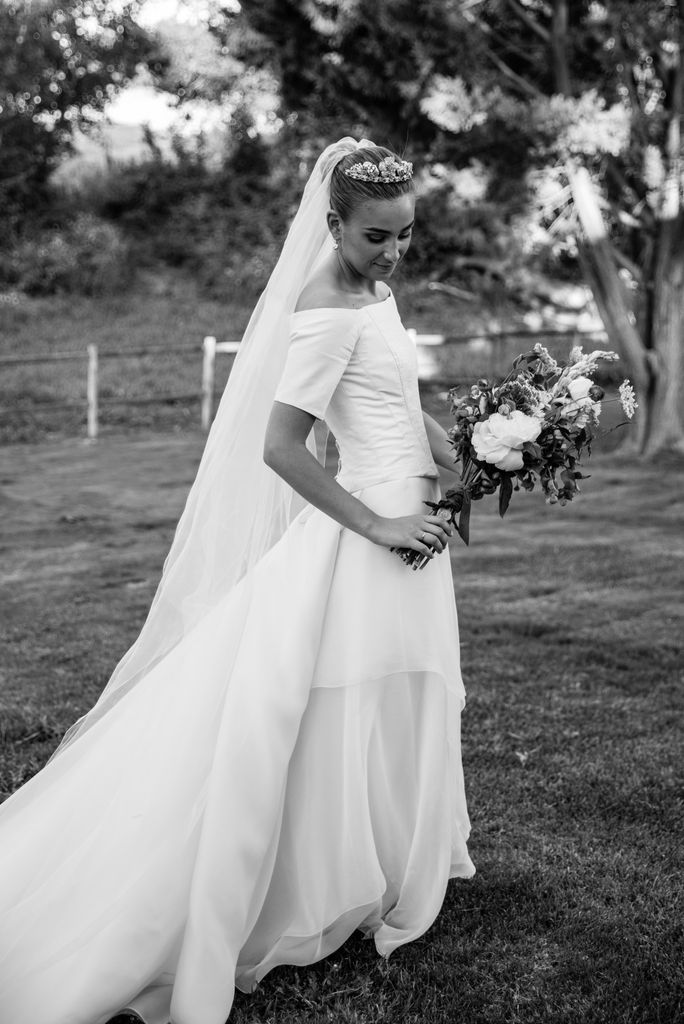 Novia con vestido de novia de Navascués