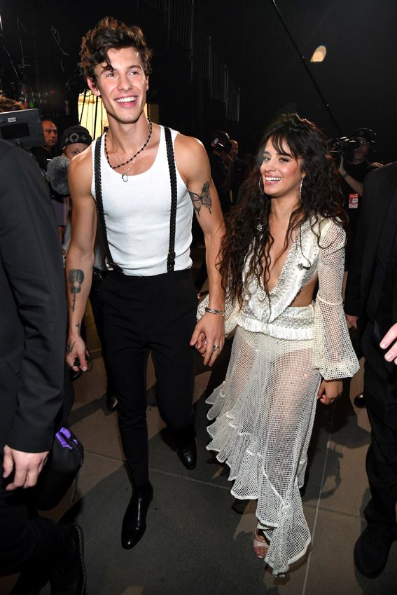 La impactantes imágenes de Camila Cabello y Shawn Mendes en Coachella