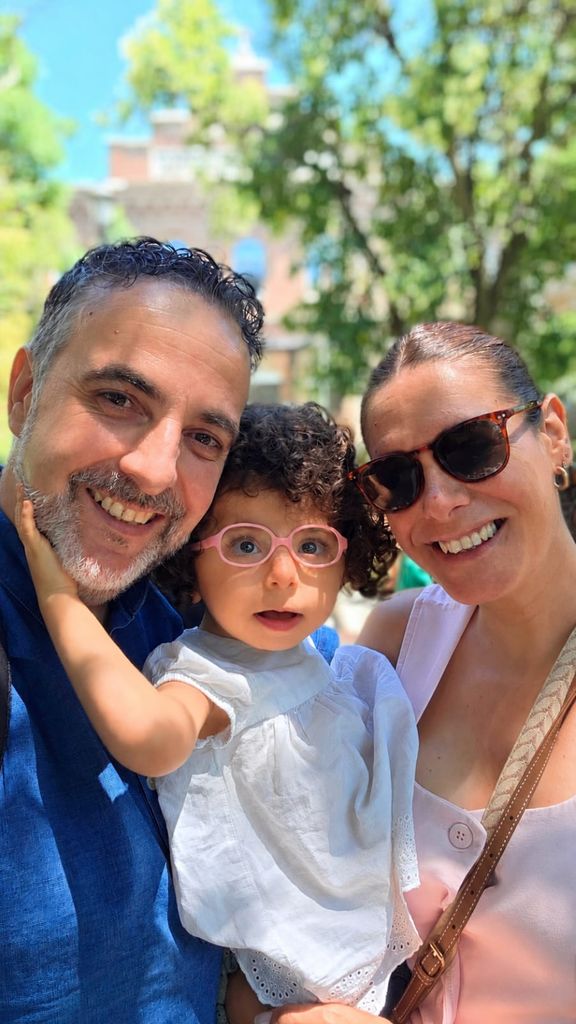 Israel Coronado y María Moreno, junto con su hija Loreto