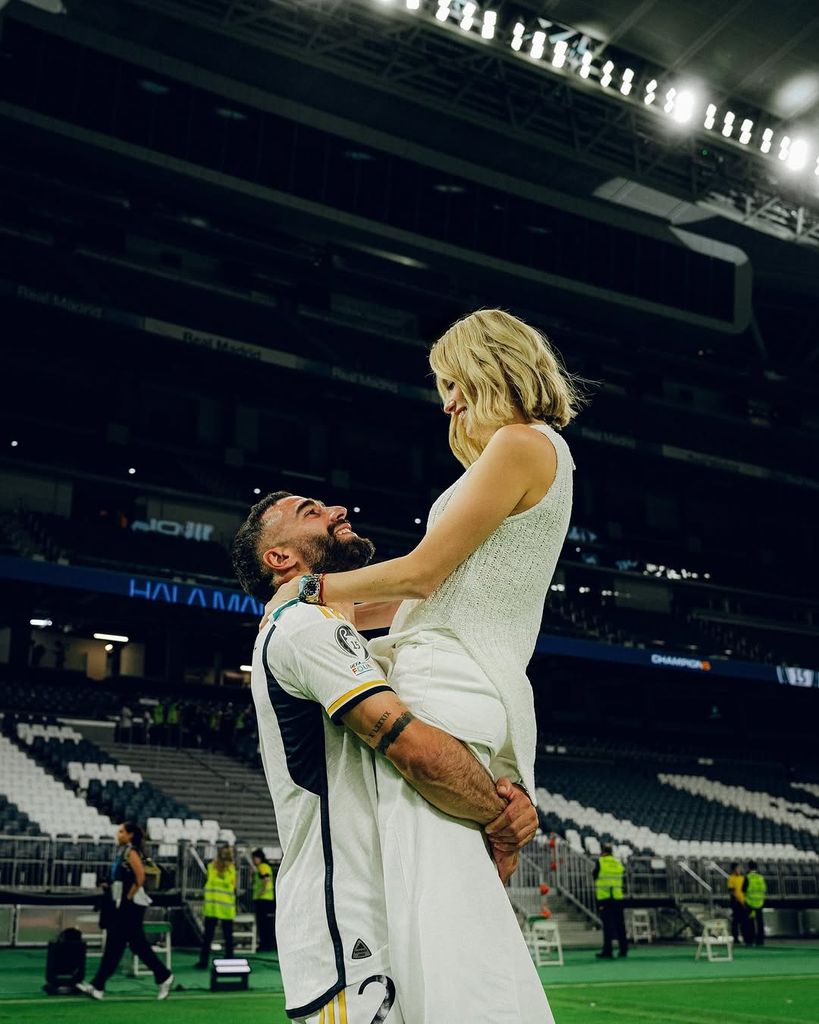 Dani Carvajal y Dafne Cañizares, en el Santiago Bernabéu