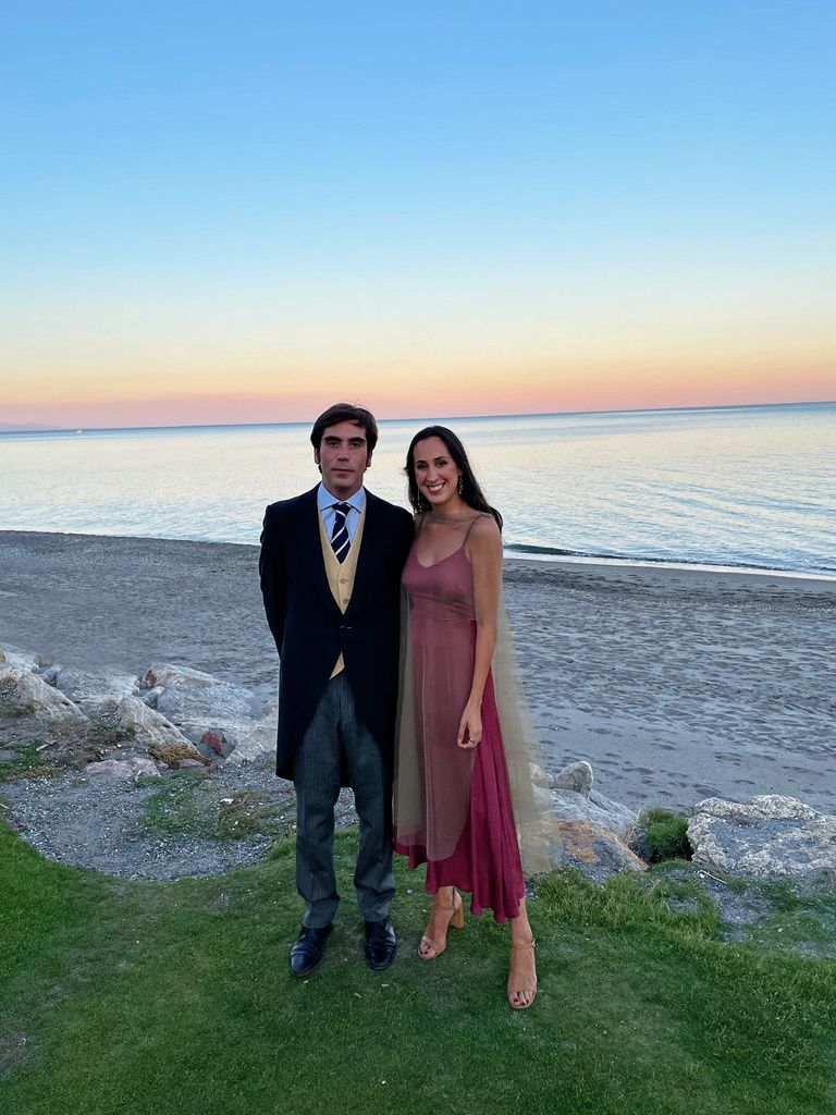 Beatriz de Lizarrituri Lacalle, hija de los condes de Vastameroli, se casará este otoño en la finca familiar. La pareja, tras un solvente noviazgo, se casará el 19 de octubre en la finca Dehesa de Valbueno, la finca familiar donde ya se casaron Mónica y María Corsini