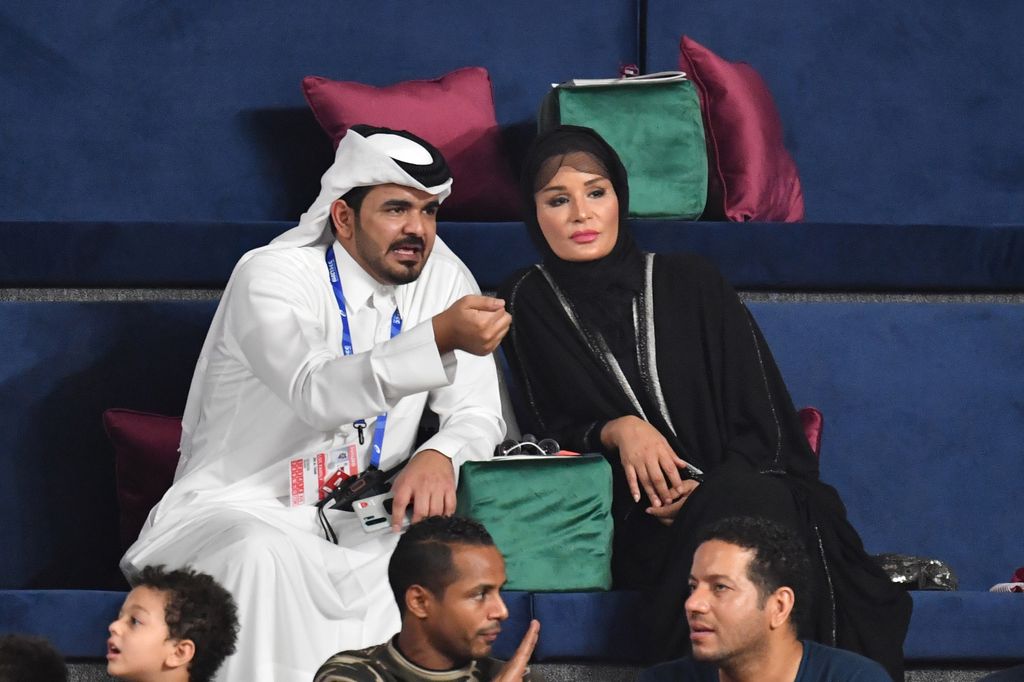 La exjequesa de Catar con su hijo, el jeque Joaan en 2019