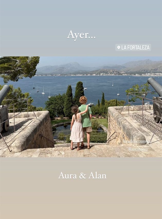 Alan y Aura, hijos de Helen Lindes y Rudy Fernández