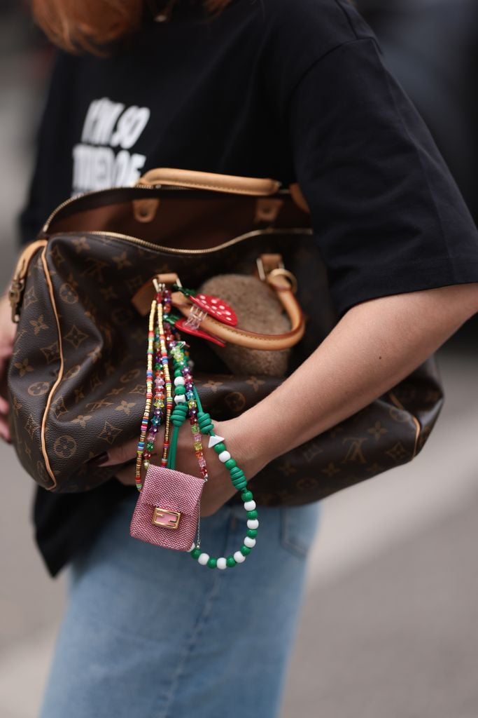 La moda pop y nostálgica, la tendencia de estilo de 2025