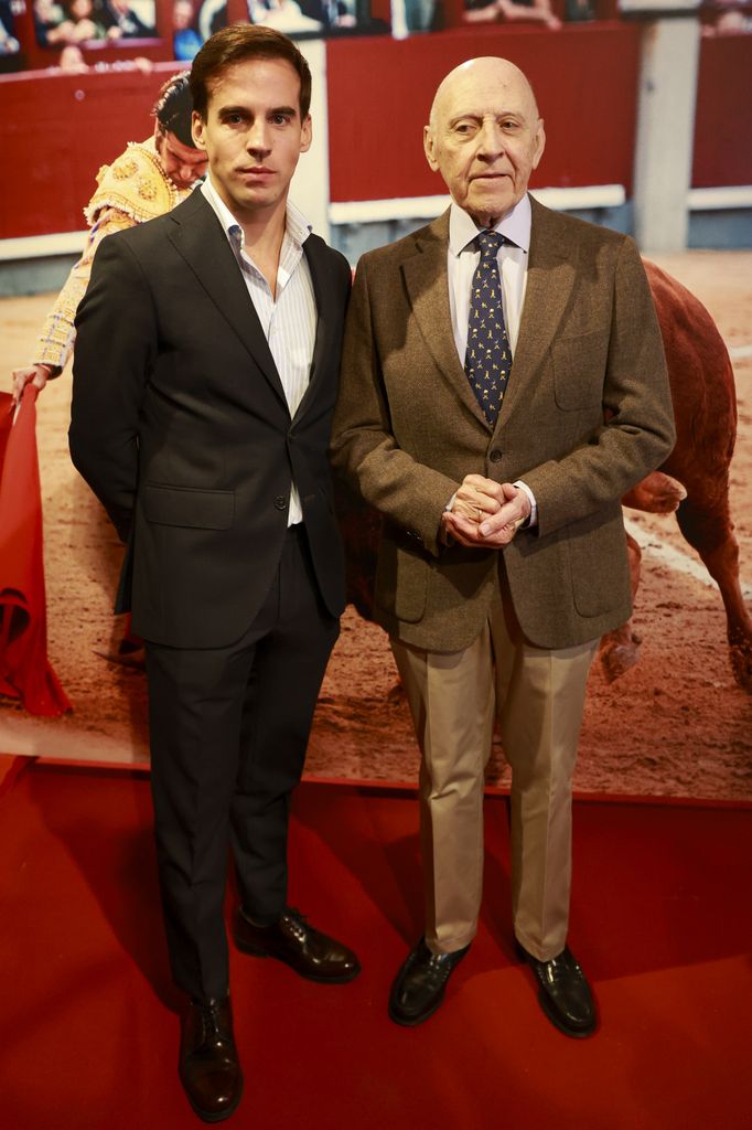Maximo Garcia Padros y el torero Gonzalo Caballero