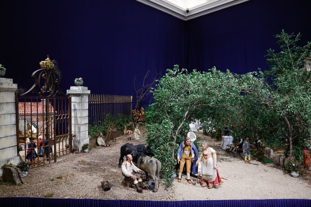 EL PALACIO REAL RECIBE LA NAVIDAD CON UN GRAN BELÉN Y UN ARBOL NAVIDEÑO