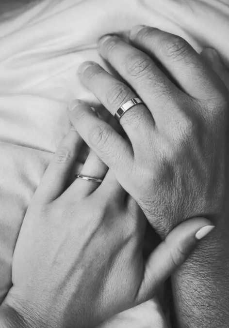 La foto íntima compartida por la feliz pareja