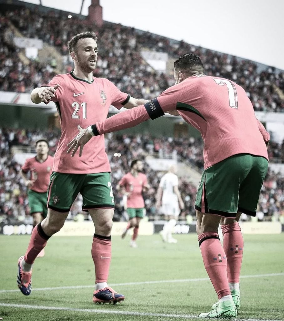 Diogo Jota y Cristiano Ronaldo en uno de sus partidos juntos