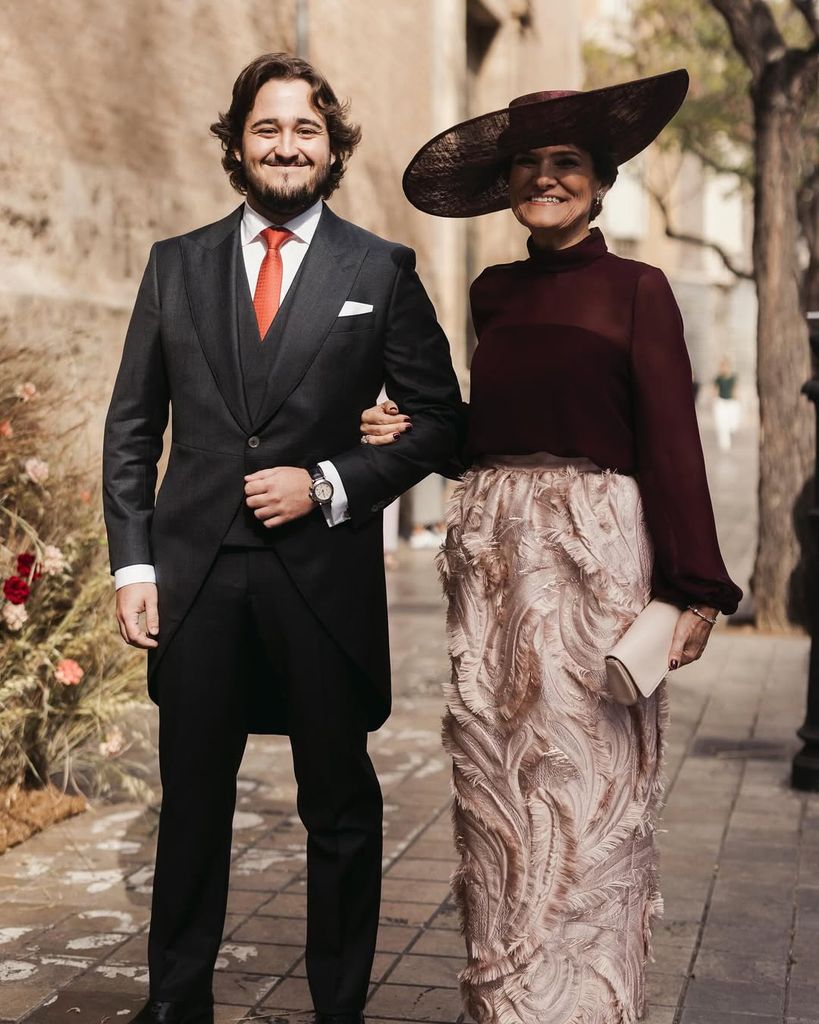 Look de madrina de tres piezas de Edgar Molina