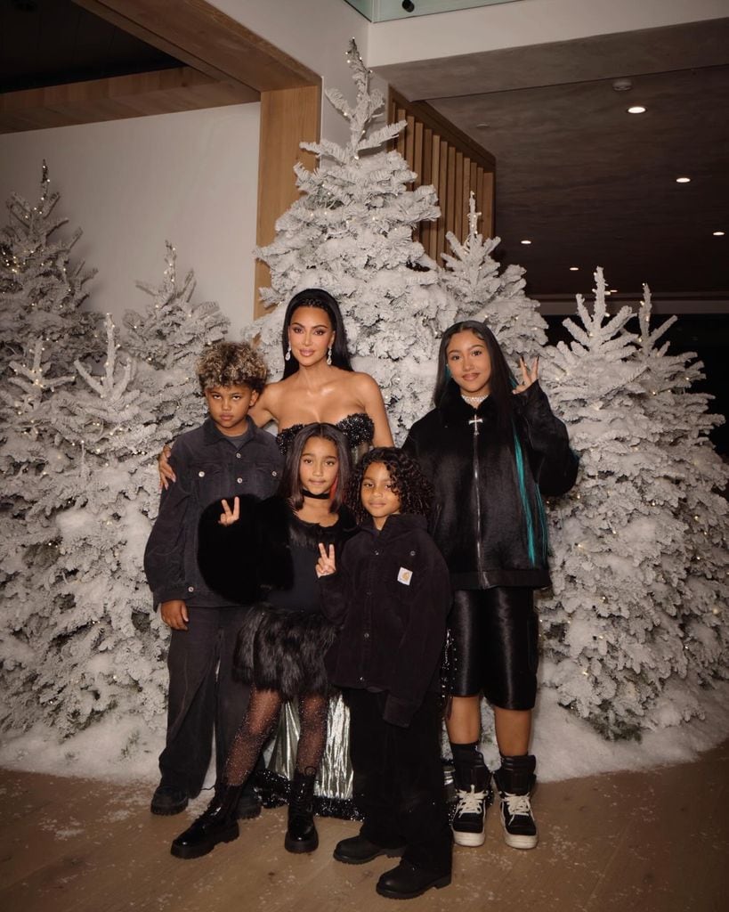 Kim Kardashian tuvo un espectacular festejo de Navidad en familia.