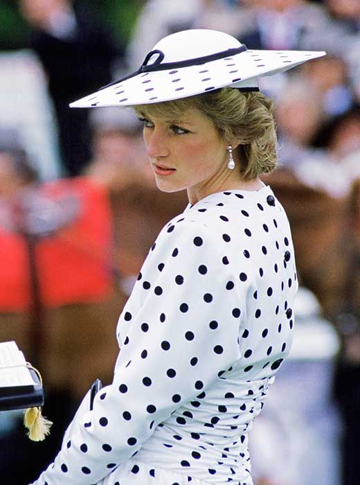 lady_di_prendas_14a