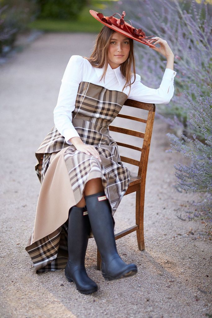 Saca provecho a tus vestidos de verano en invierno como Inés de Cominges