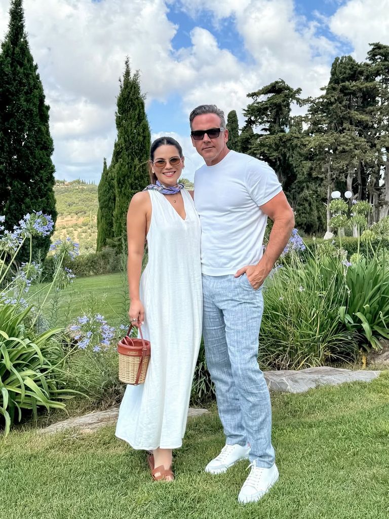 Carlos Ponce se convirtió en el fotógrafo ideal de este viaje con Karina Banda 